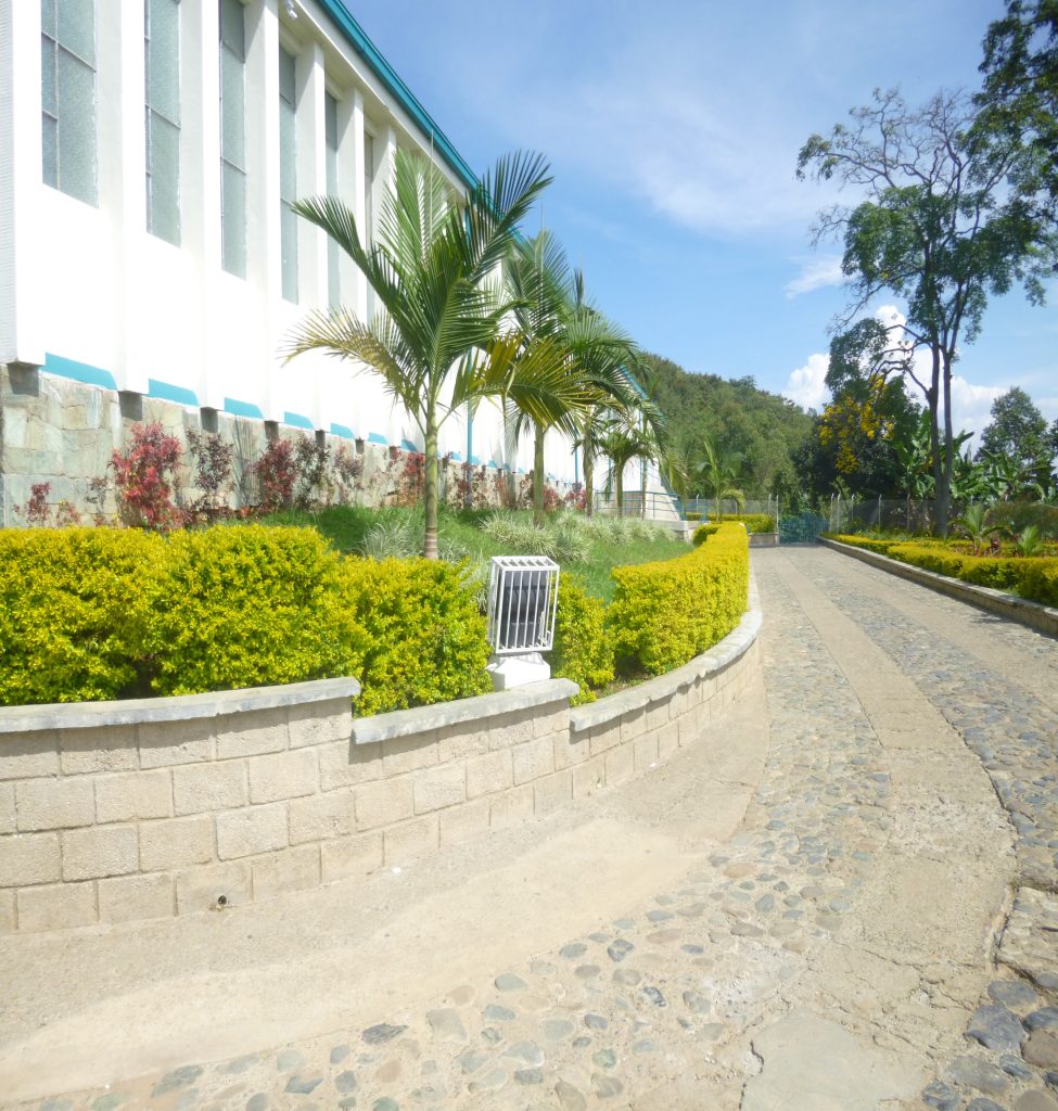 Foto entrada al Hospital